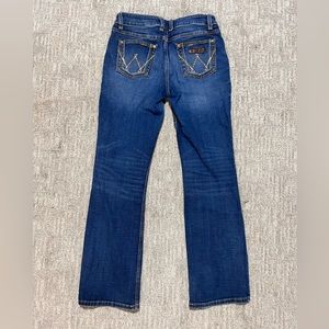 Wrangler bootcut jeans. Size 8. Very good condition.